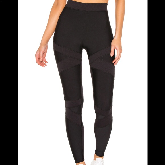 Alo yoga leggings and top